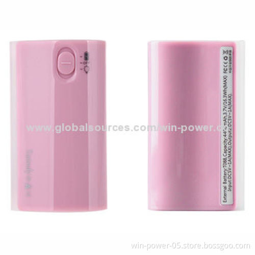 Portable Power Banks, New Design with Beautiful Look, Suitable for All Phones, OEM Colors Available